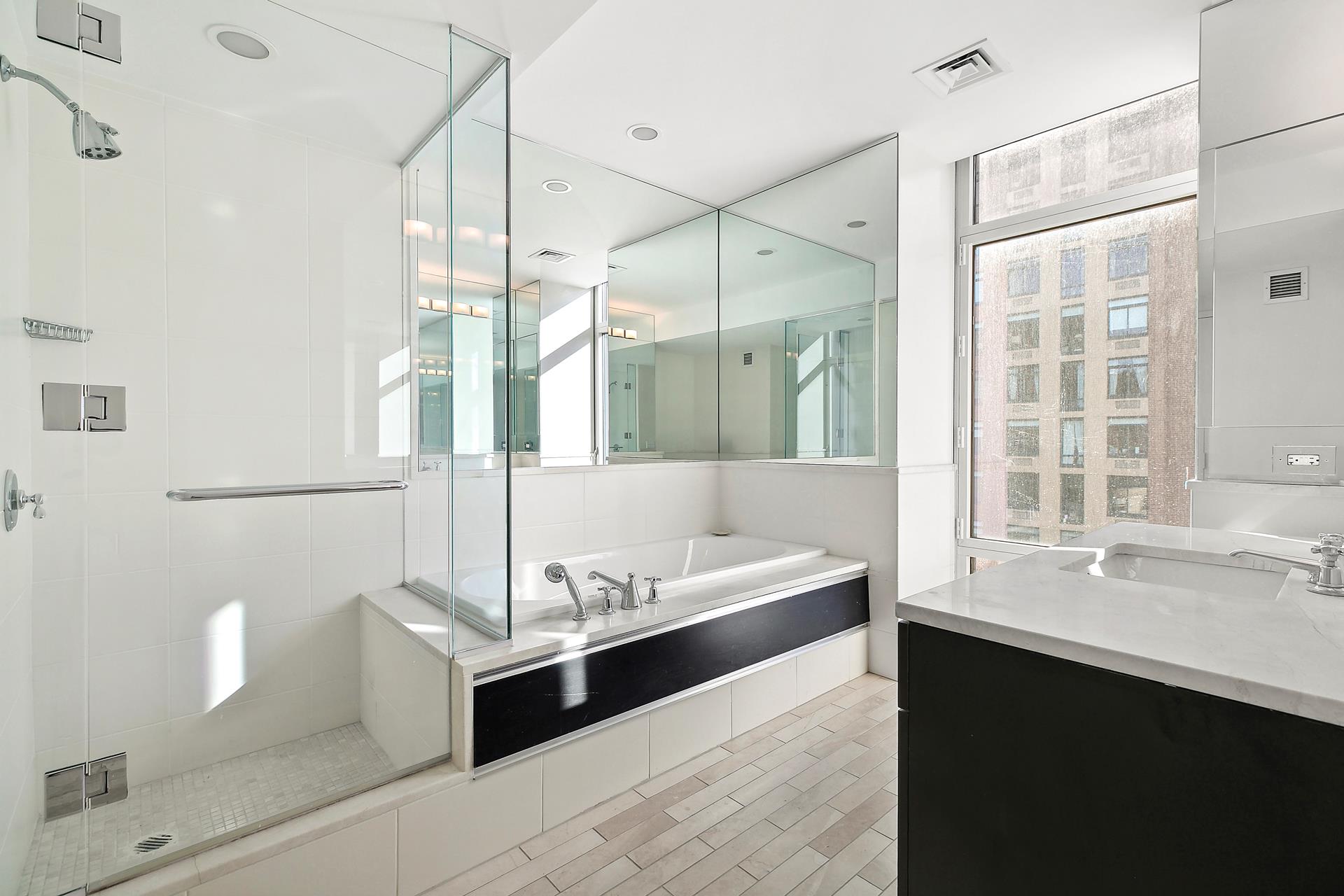 207 East 57th Street, Unit 19B Manhattan, NY 10022 - Photo 7 of 20