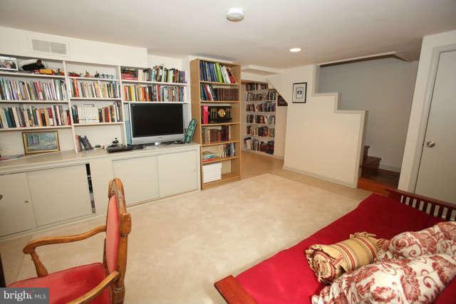 126 Murdock Road Baltimore, MD 21212 - Photo 20 of 28 Family Room