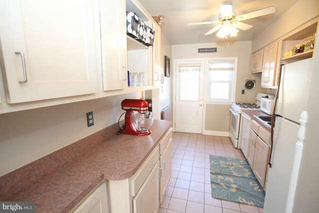 126 Murdock Road Baltimore, MD 21212 - Photo 10 of 28 Kitchen