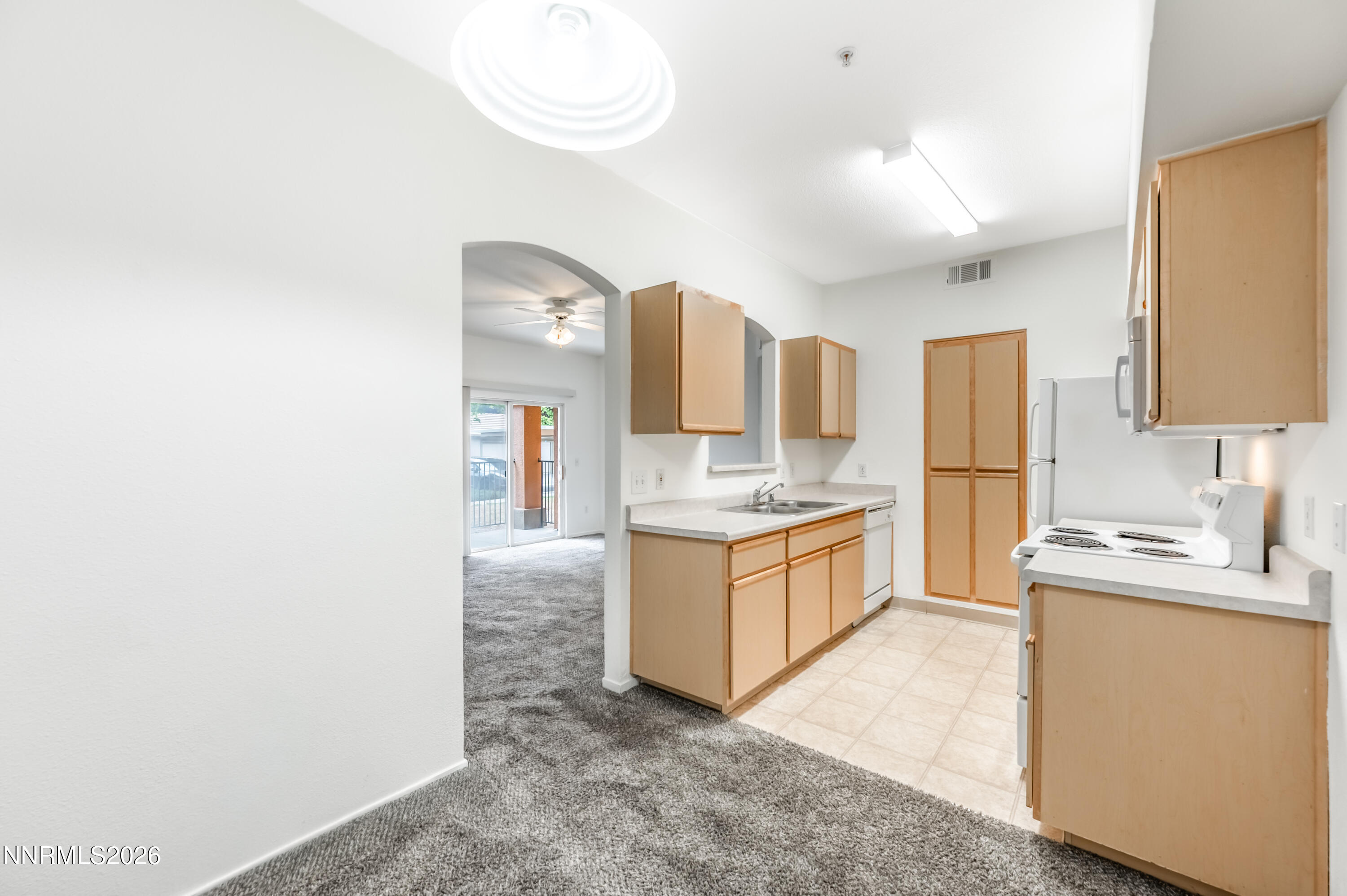 6850 Sharlands Avenue, Unit 1068 Reno, NV 89523 - Photo 6 of 27 S-1010