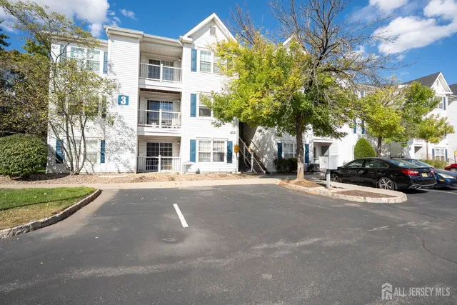 $395,000 | 323 Waterford Drive, Edison, NJ 08817