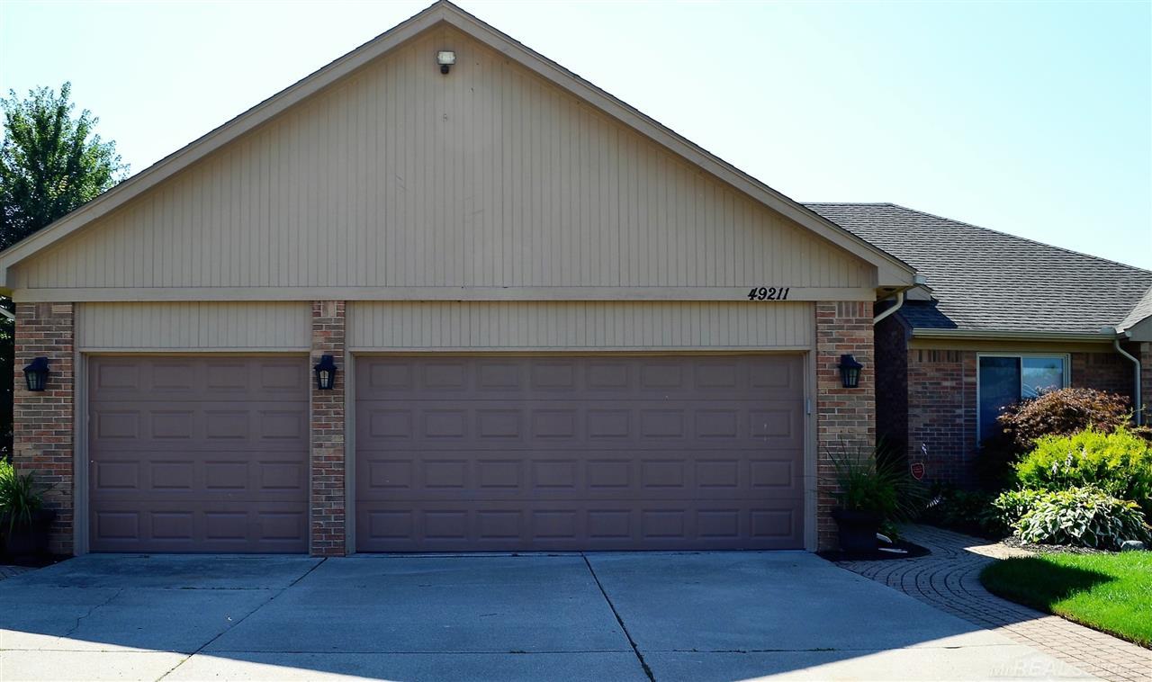 49211 Monte Road Chesterfield, MI 48047 - Photo 2 of 38