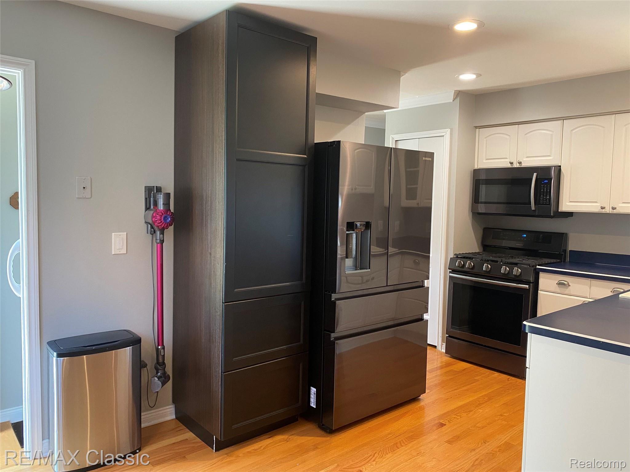 44026 Proctor Road Canton, MI 48188 - Photo 22 of 49 F - Kitchen #4.jpeg
