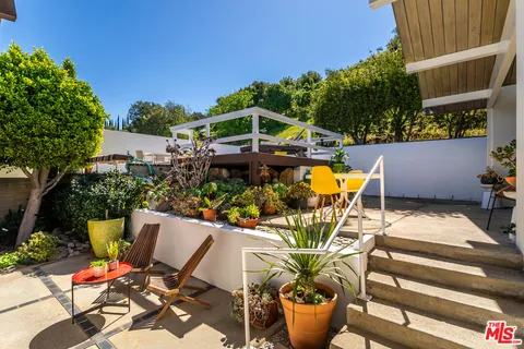 $1,369,000 | 8554 Day Street, Sunland, CA 91040