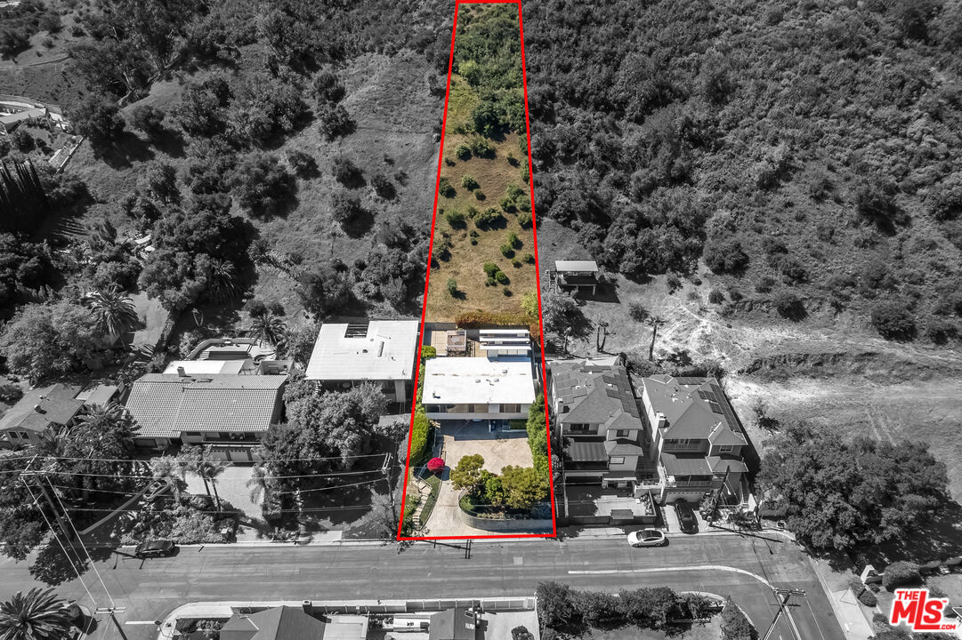 8554 Day Street Sunland, CA 91040 - Photo 33 of 34 an aerial view of multiple house