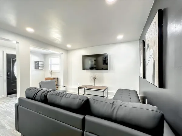 $2,850 | Undisclosed Address, Orlando, FL 32806