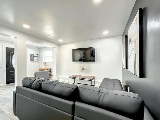 $2,500 | Undisclosed Address, Orlando, FL 32806