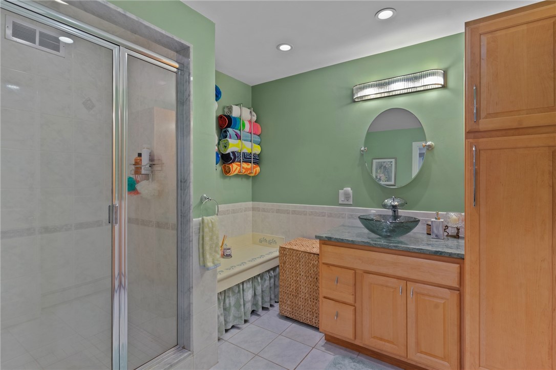 21 Gentry Farms Road Coventry, RI 02816 - Photo 40 of 50
