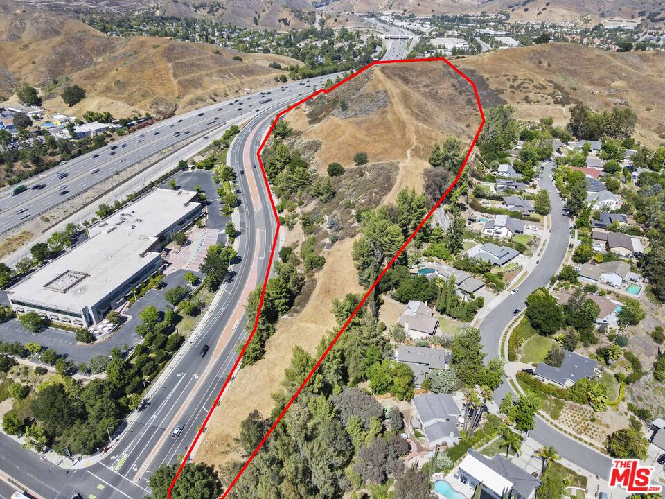 27300 Agoura Road Calabasas, CA 91301 - Photo 17 of 23