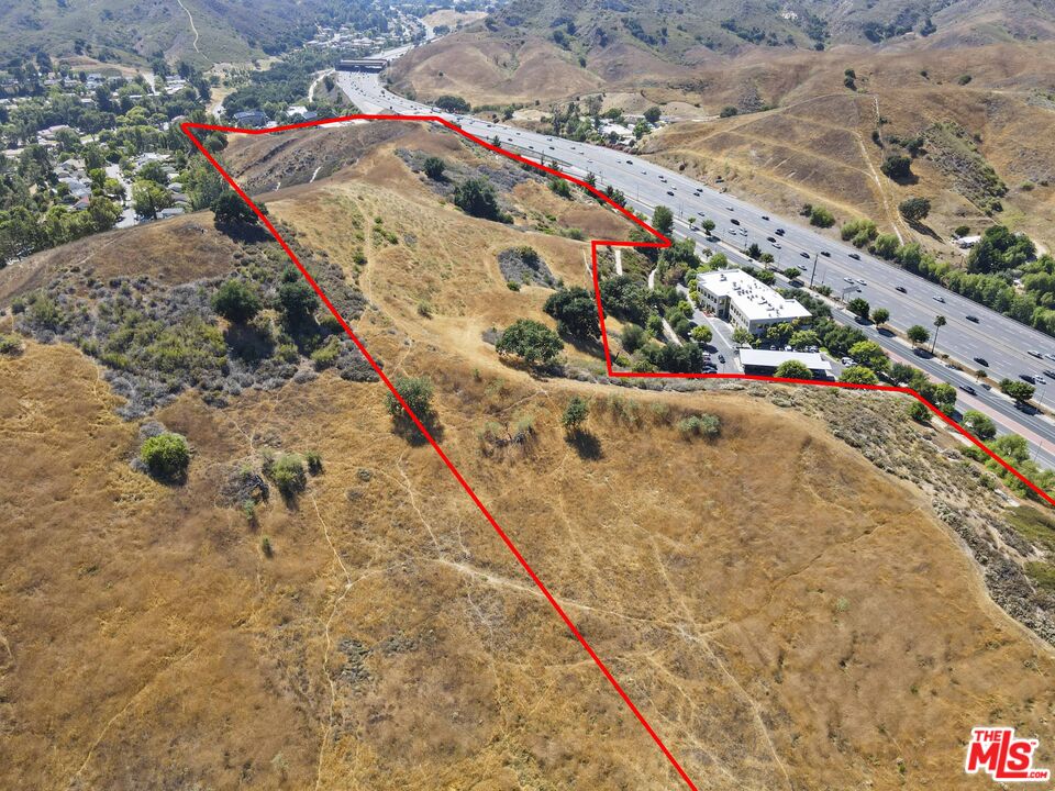 27300 Agoura Road Calabasas, CA 91301 - Photo 3 of 23