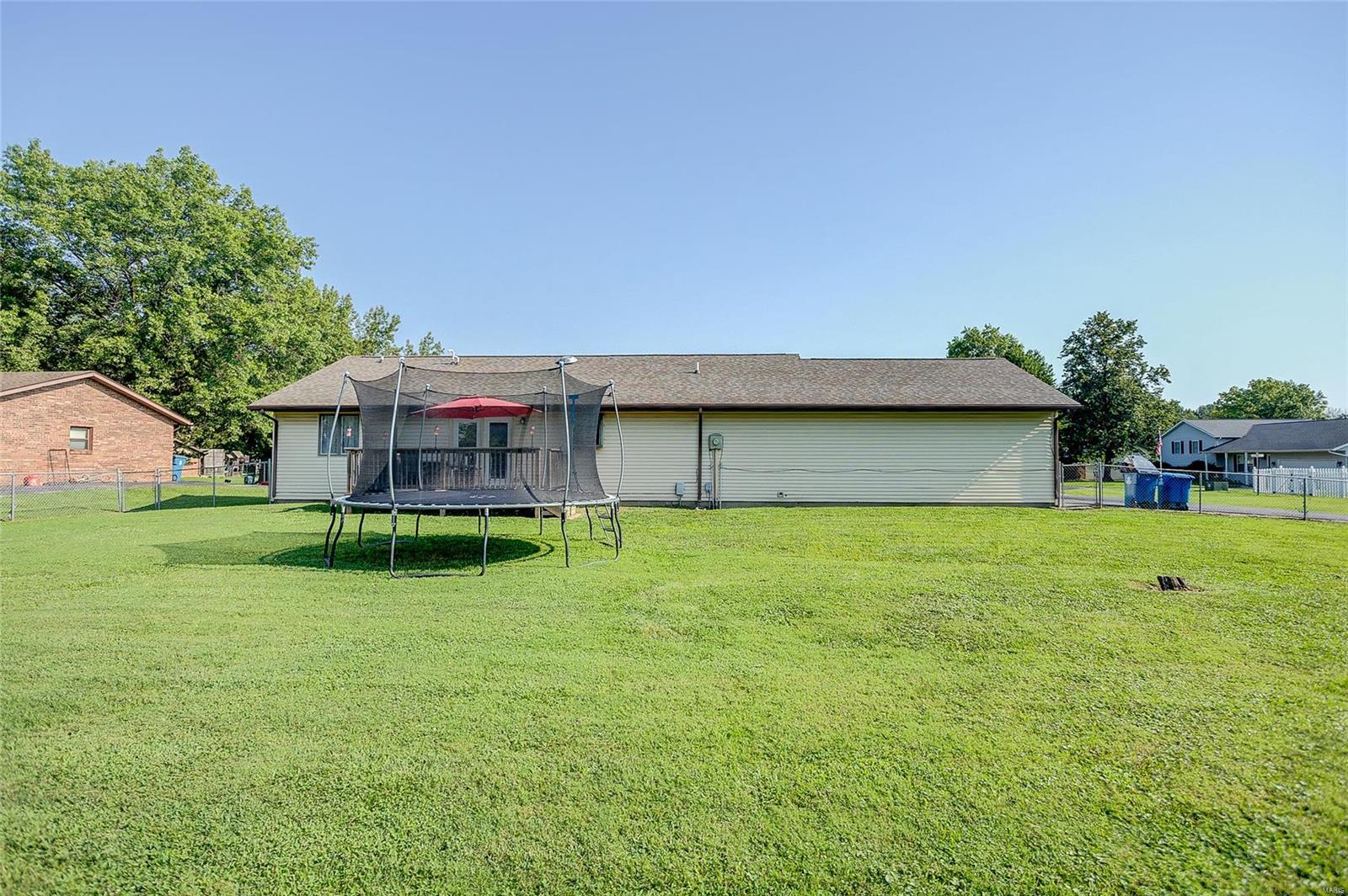 309 Arrowhead Drive Troy, IL 62294 - Photo 34 of 37