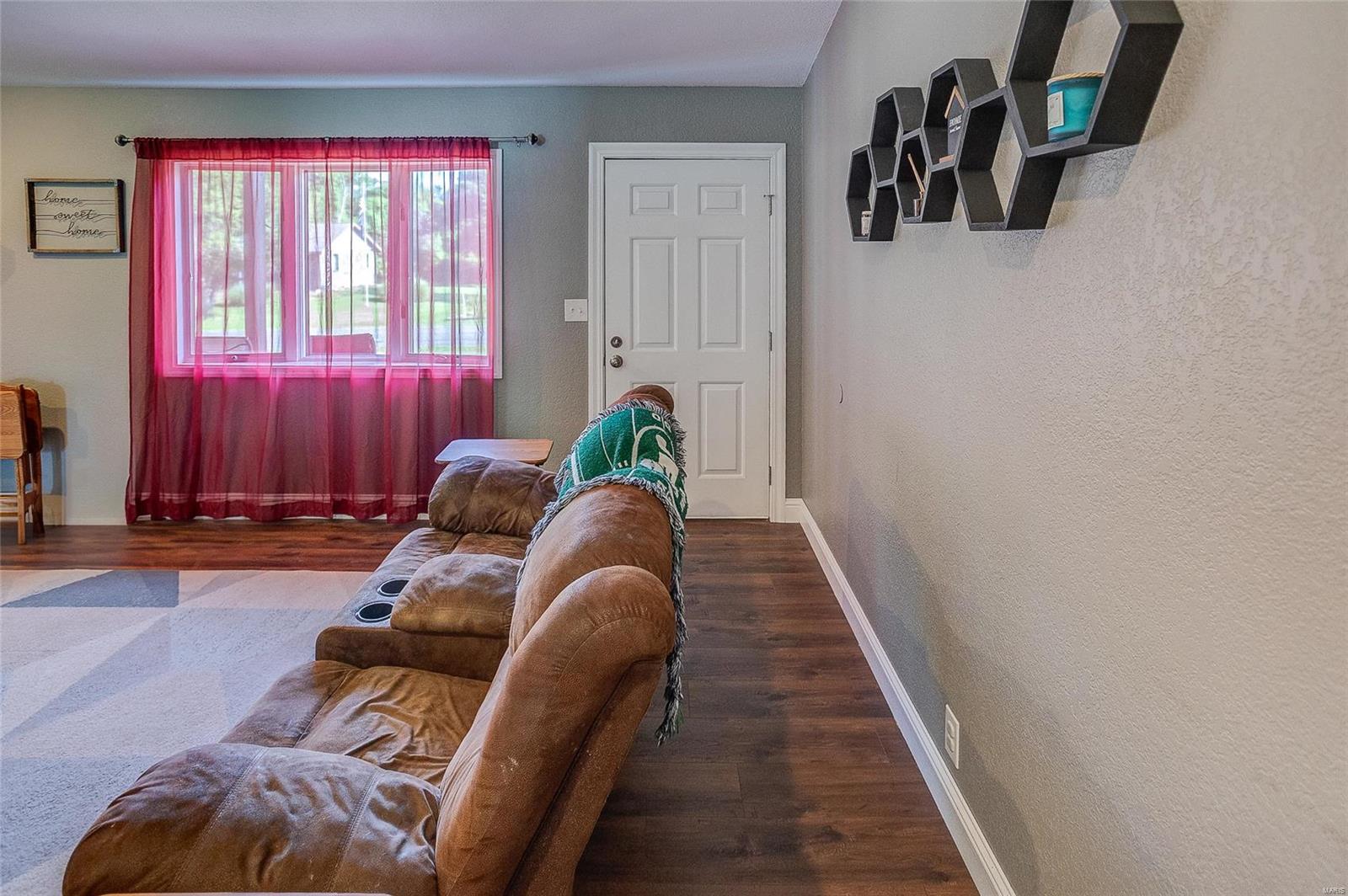 309 Arrowhead Drive Troy, IL 62294 - Photo 4 of 37