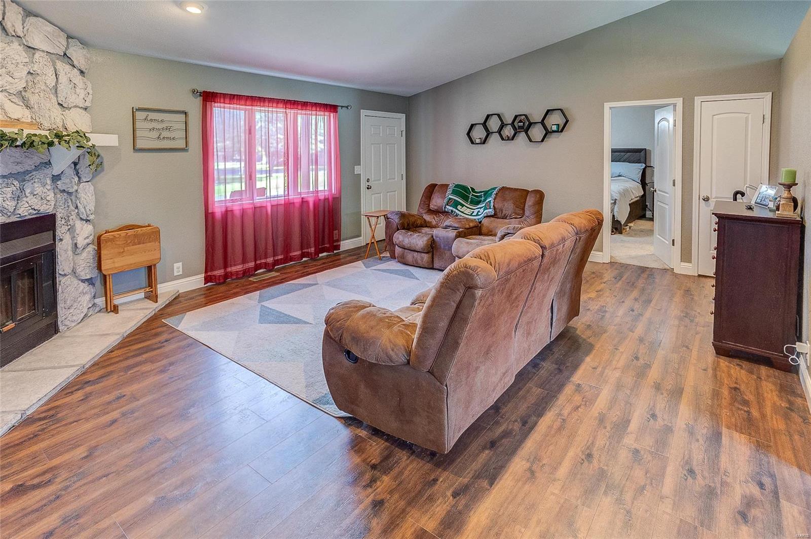 309 Arrowhead Drive Troy, IL 62294 - Photo 7 of 37