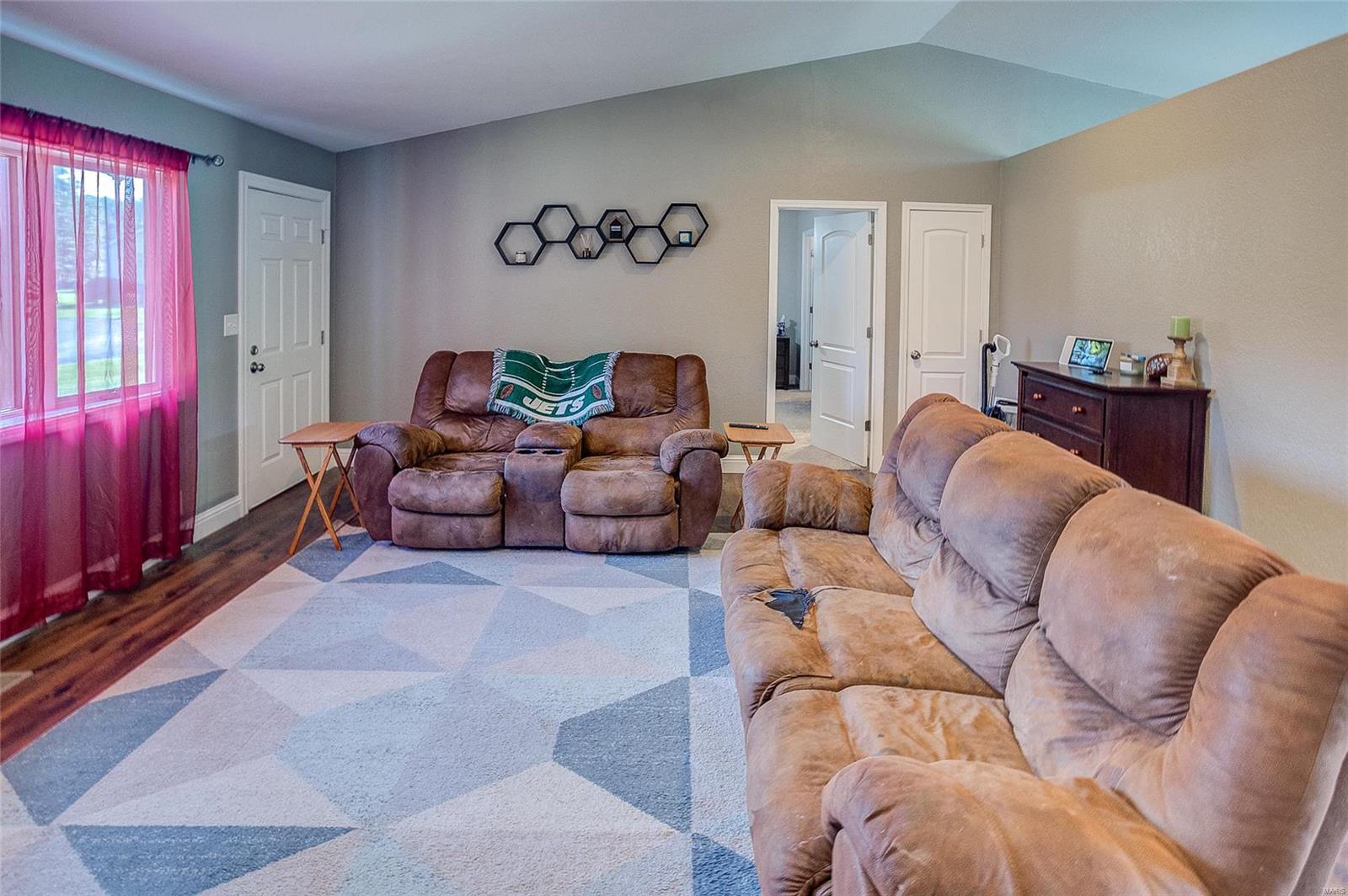 309 Arrowhead Drive Troy, IL 62294 - Photo 9 of 37