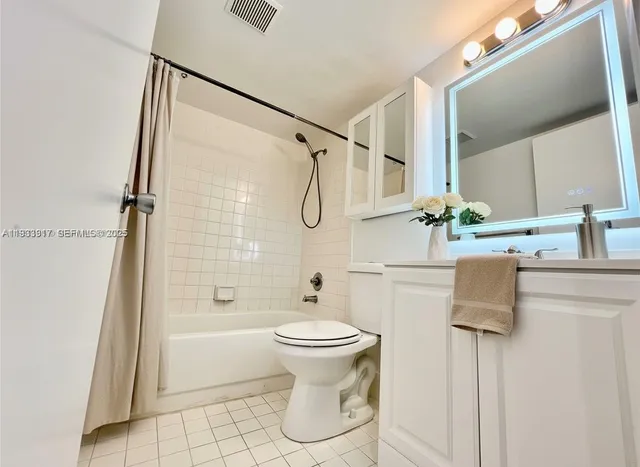 $1,900 | 801 Southwest 133rd Terrace, Unit 317K, Pembroke Pines, FL 33027