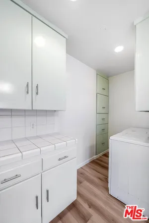 $1,075,000 | 16851 Weddington Street, Encino, CA 91436