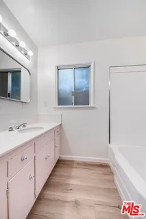 $1,075,000 | 16851 Weddington Street, Encino, CA 91436