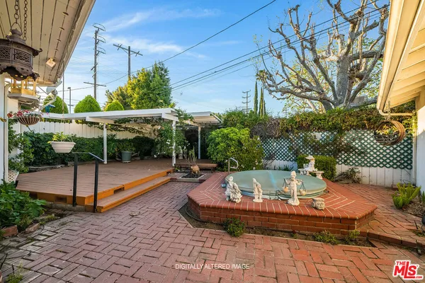 $1,075,000 | 16851 Weddington Street, Encino, CA 91436