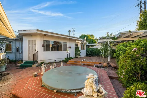 $1,075,000 | 16851 Weddington Street, Encino, CA 91436