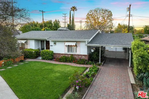 $1,075,000 | 16851 Weddington Street, Encino, CA 91436