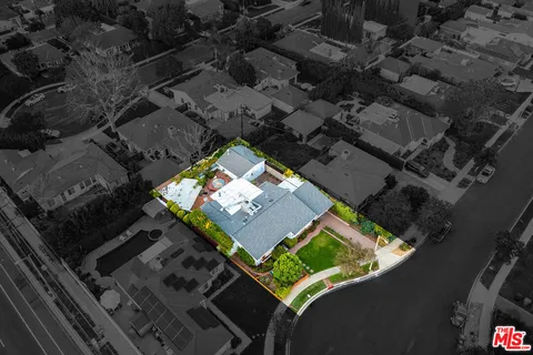 $1,075,000 | 16851 Weddington Street, Encino, CA 91436