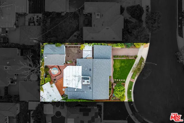 $1,075,000 | 16851 Weddington Street, Encino, CA 91436