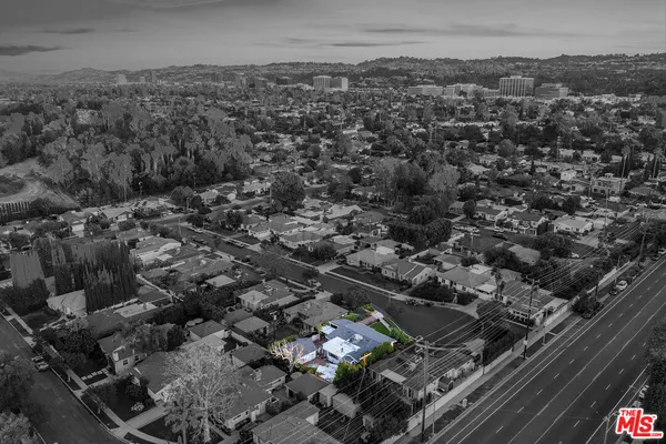 $1,075,000 | 16851 Weddington Street, Encino, CA 91436