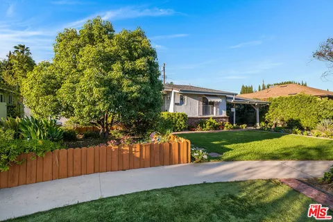 $1,075,000 | 16851 Weddington Street, Encino, CA 91436