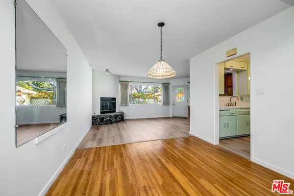 $1,075,000 | 16851 Weddington Street, Encino, CA 91436