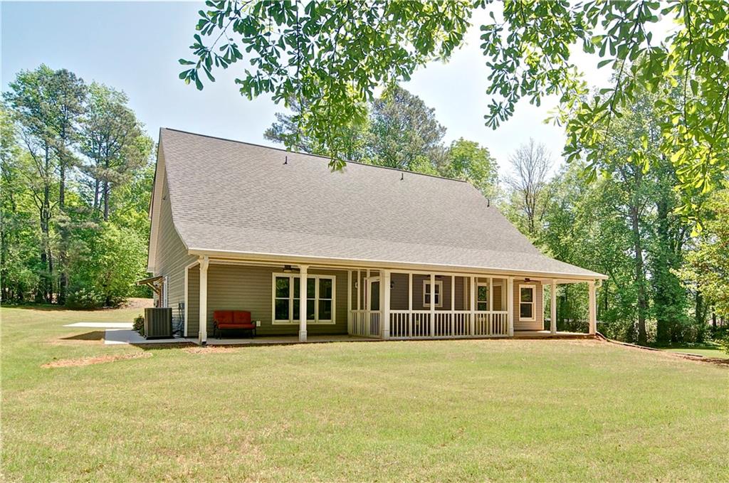5800 Villa Rica Highway Dallas, GA 30157 - Photo 5 of 37 a front view of house with yard and green space