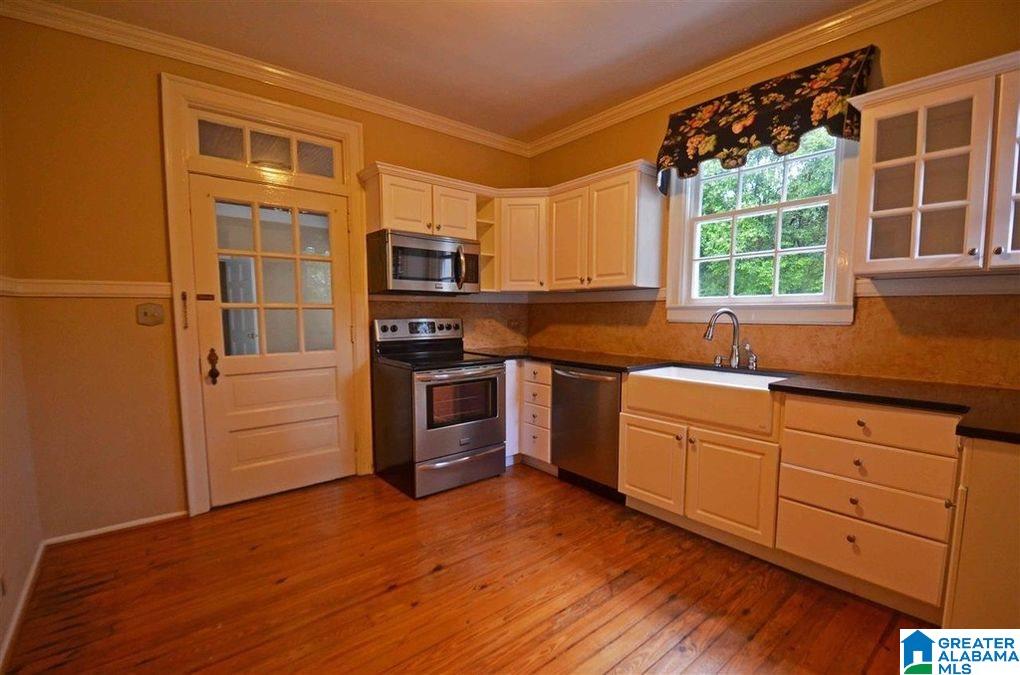 205 4th Street North Clanton, AL 35045 - Photo 14 of 37