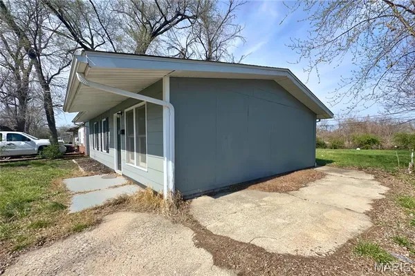 $99,500 | 44 East Adams Drive, Cahokia, IL 62206