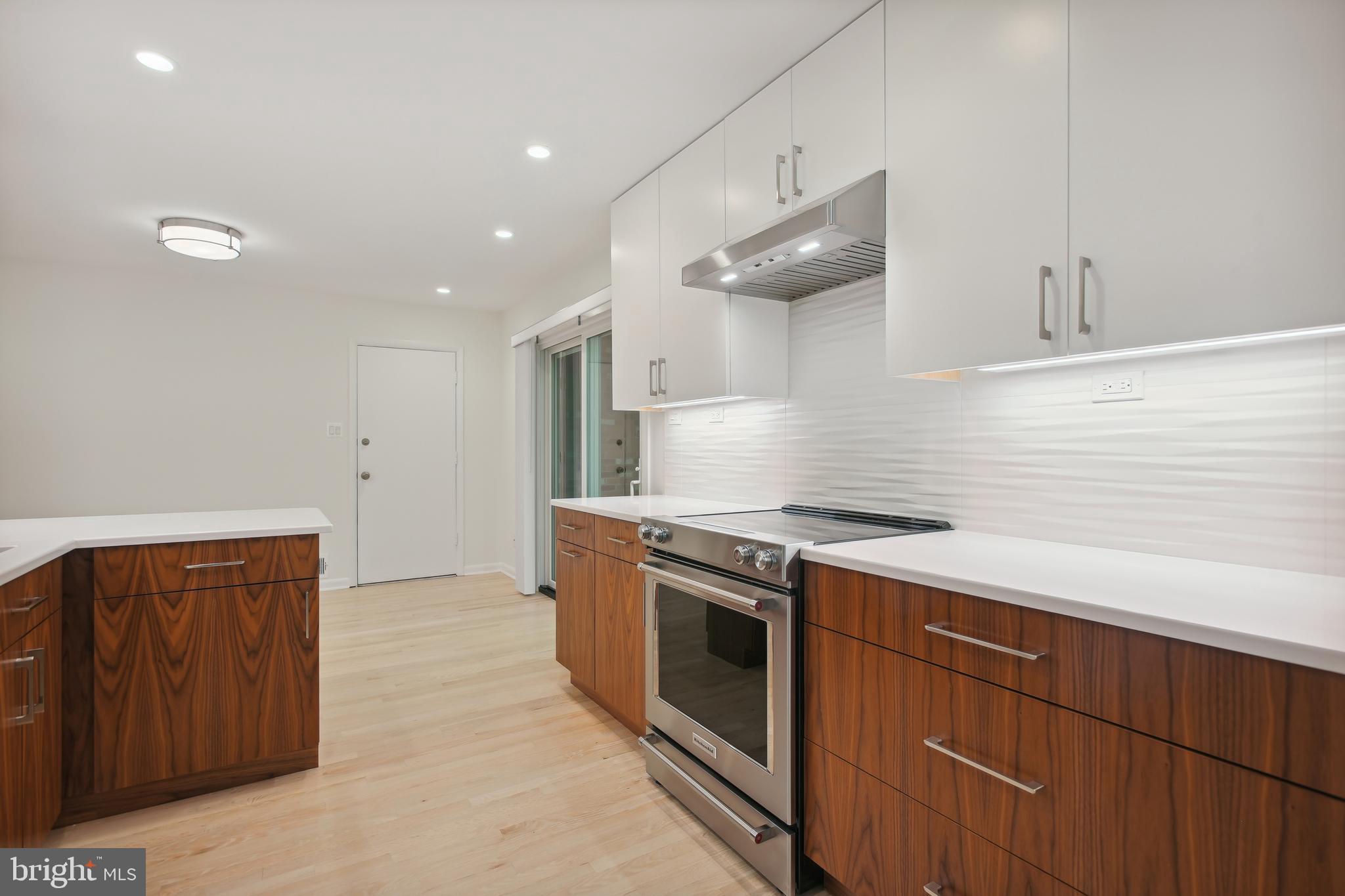 2507 Pegasus Lane Reston, VA 20191 - Photo 10 of 36 Gallery Image 10