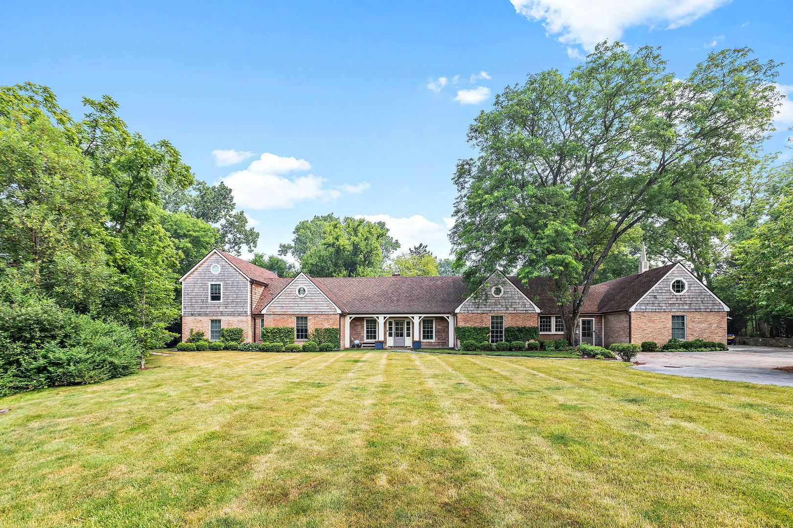 180 Old Farm Road Northfield, IL 60093 - Photo 1 of 41 a house view with a outdoor space