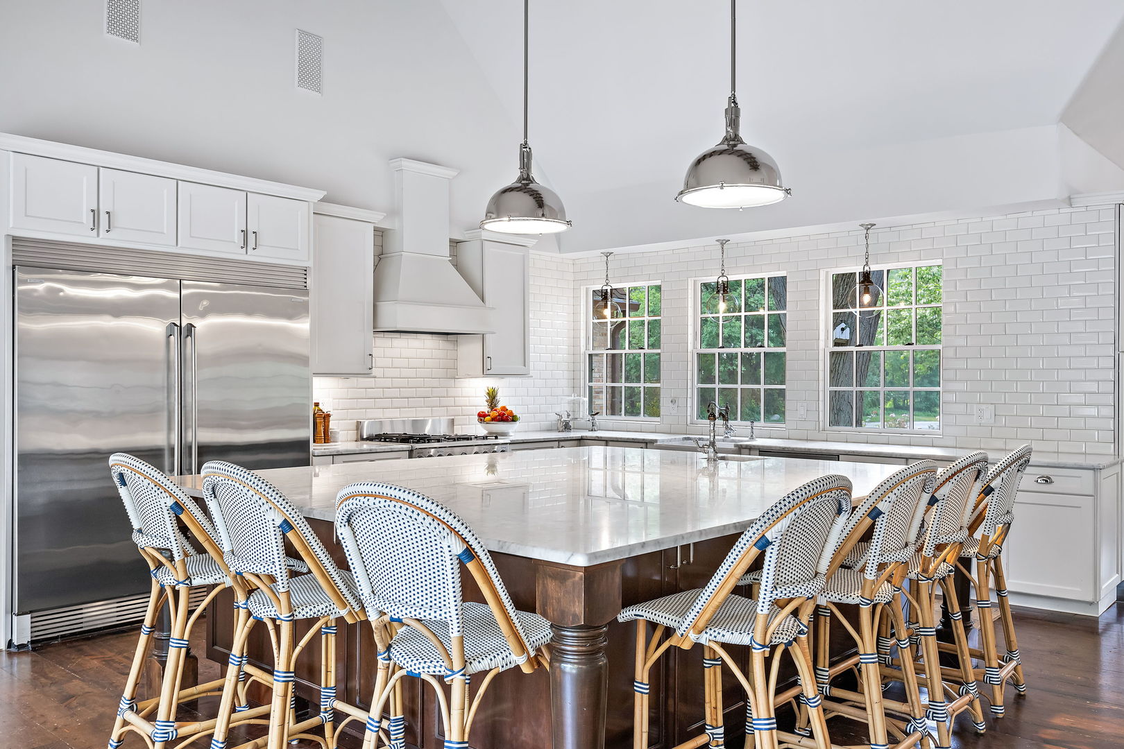 180 Old Farm Road Northfield, IL 60093 - Photo 5 of 41 a dining table with chairs and chandelier