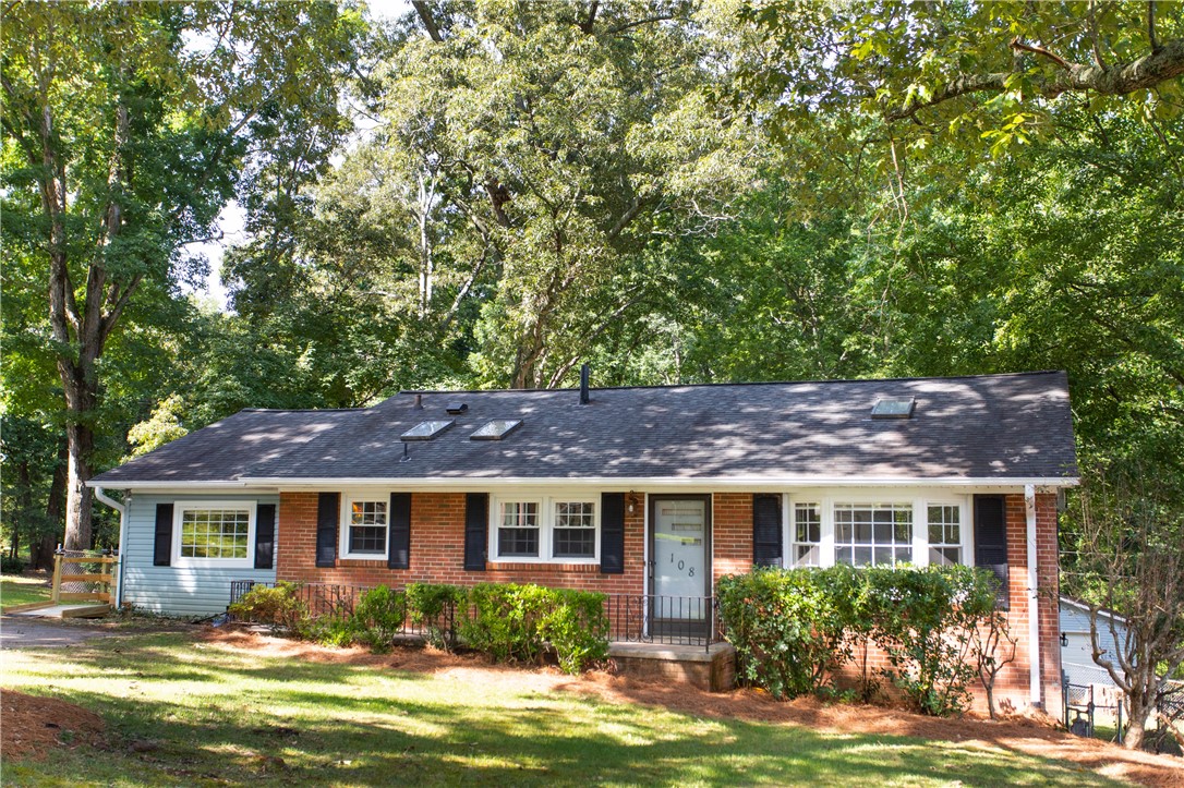 108 Ridgeview Drive Clemson, SC 29631 - Photo 2 of 23