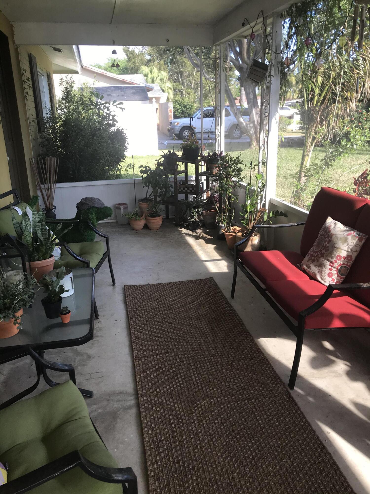 5327 Buchanan Road Delray Beach, FL 33484 - Photo 4 of 18 C75BF919-F2D8-4B51-B978-4204616DFF7D