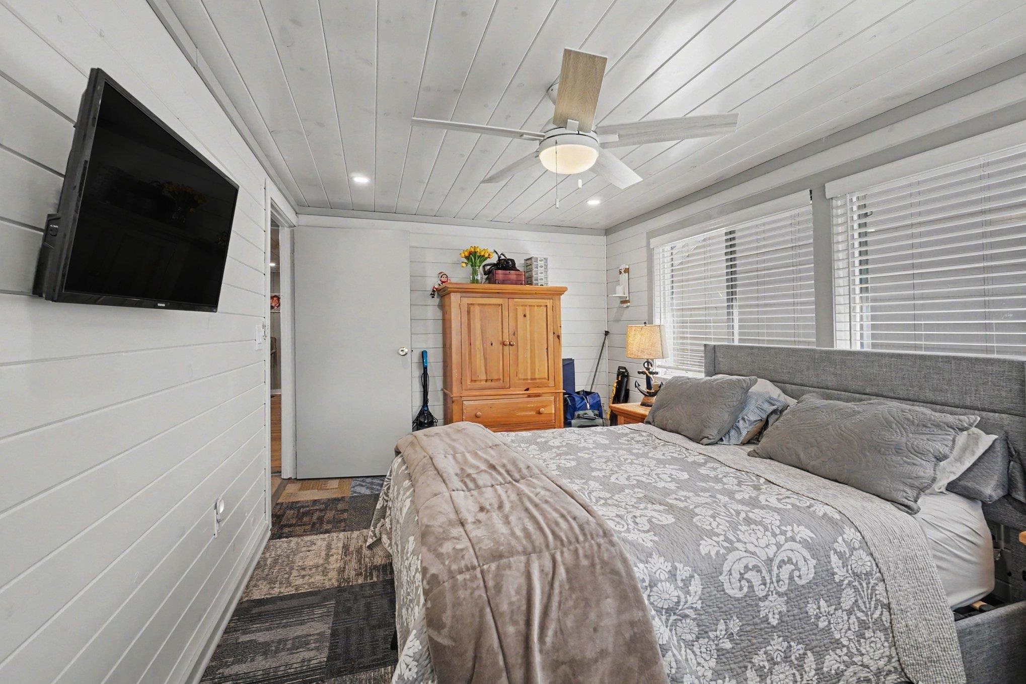 6736 Ridge Road Harrison, MI 48625 - Photo 13 of 24 1947330-764a028e-9d70-495b-bd48-e655486c812a.JPG