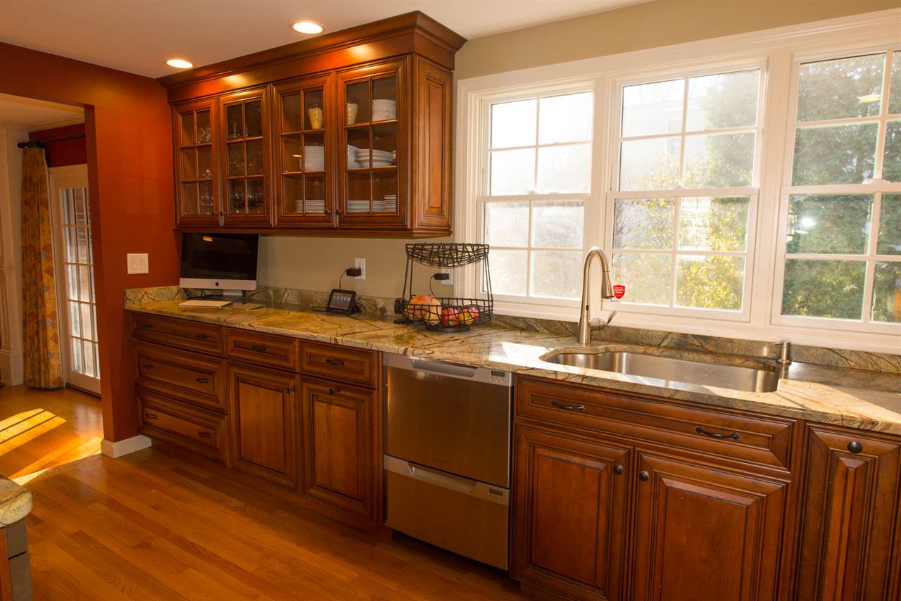 117 North Gate Road Manchester, NH 03104 - Photo 5 of 31 Gallery Image 5