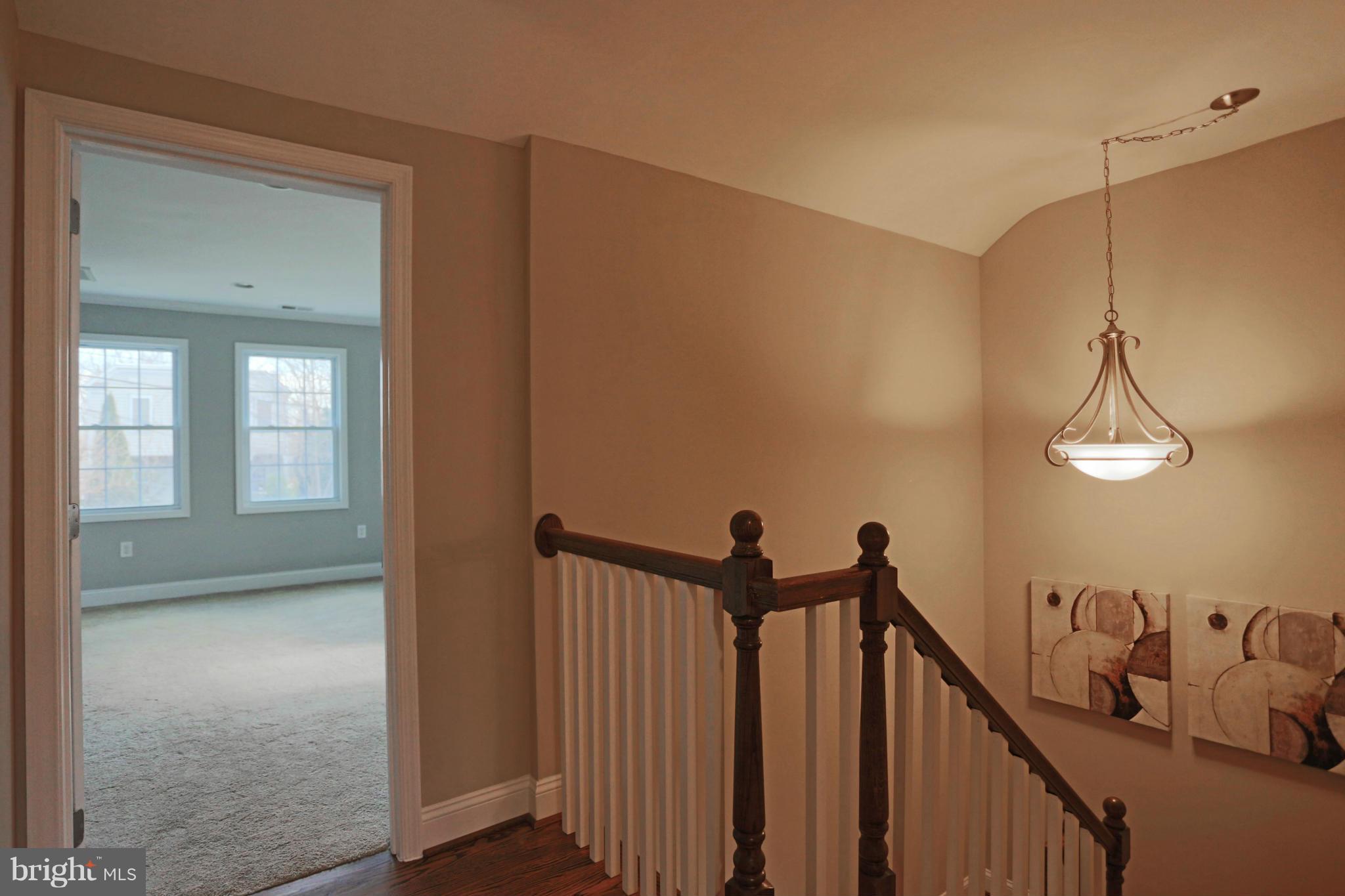 210 West George Mason Road Falls Church, VA 22046 - Photo 14 of 30 Upper Foyer
