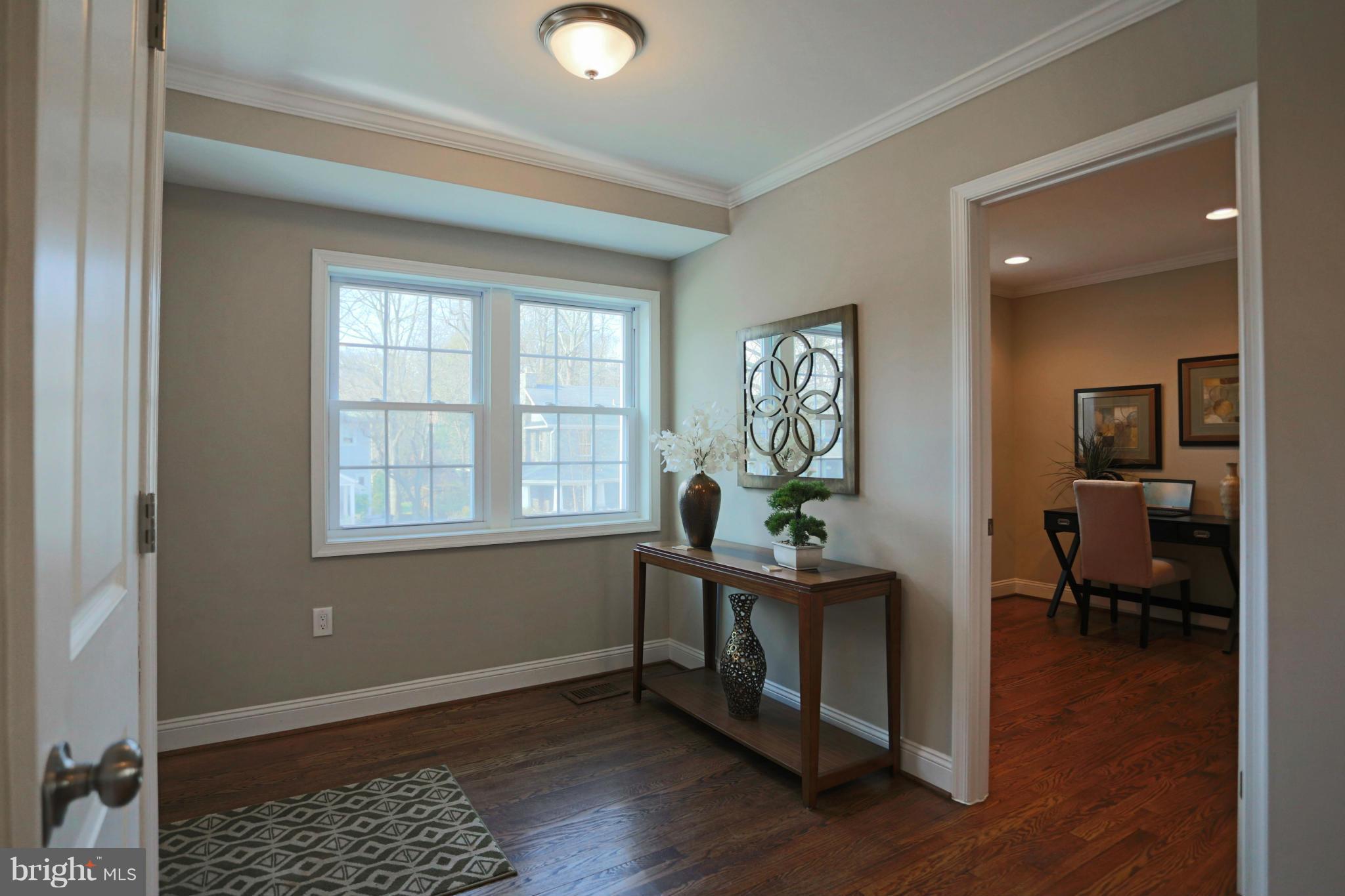 210 West George Mason Road Falls Church, VA 22046 - Photo 5 of 30 Foyer