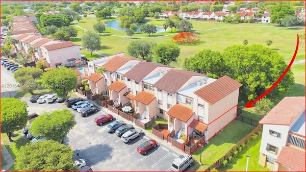 $385,000 | 425 West Park Drive, Unit 10, Miami, FL 33172