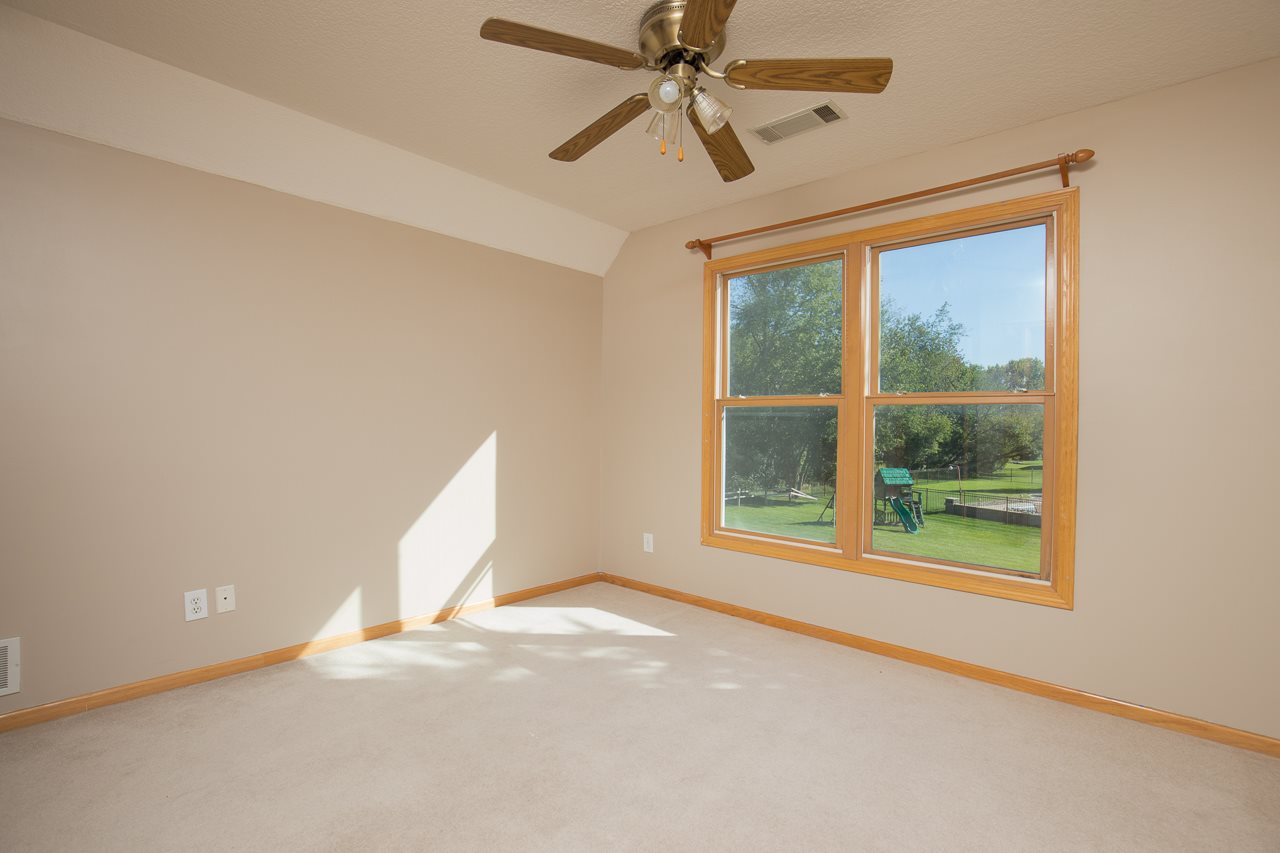 2075 Plum Tree Road Bettendorf, IA 52722 - Photo 13 of 20 Gallery Image 13