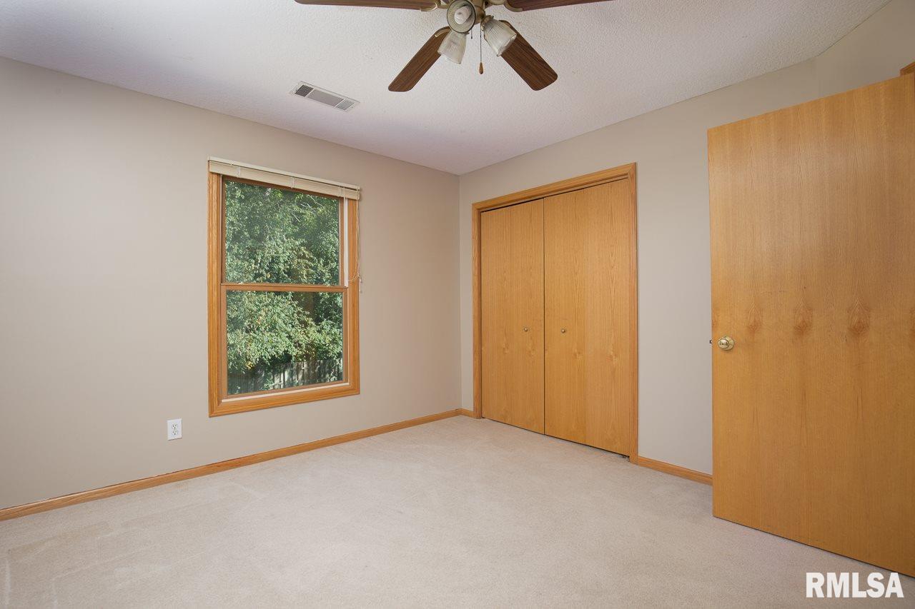 2075 Plum Tree Road Bettendorf, IA 52722 - Photo 15 of 20 Gallery Image 15