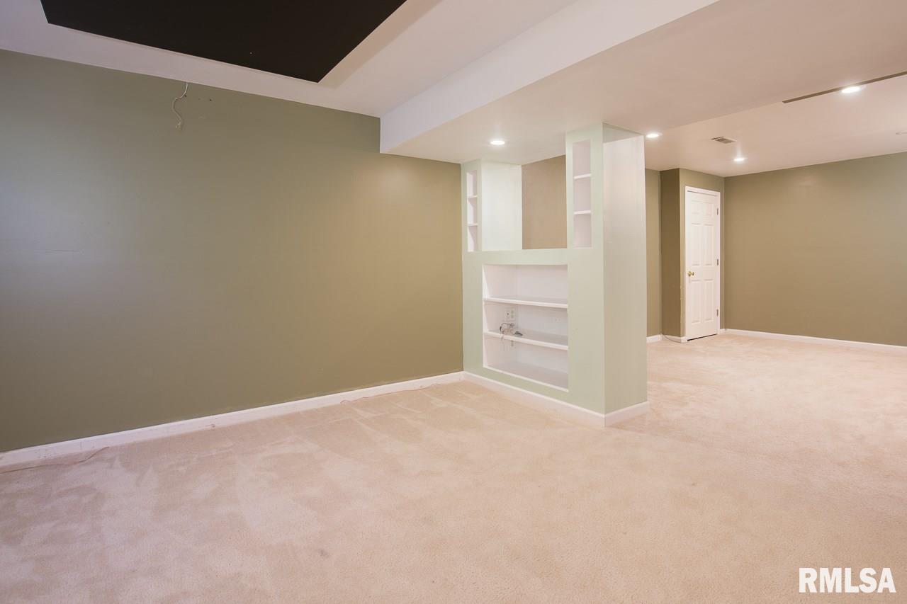 2075 Plum Tree Road Bettendorf, IA 52722 - Photo 20 of 20 Gallery Image 20