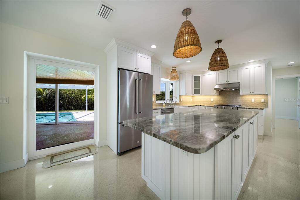 6561 Bayou Hammock Road Longboat Key, FL 34228 - Photo 11 of 81 Gallery Image 11