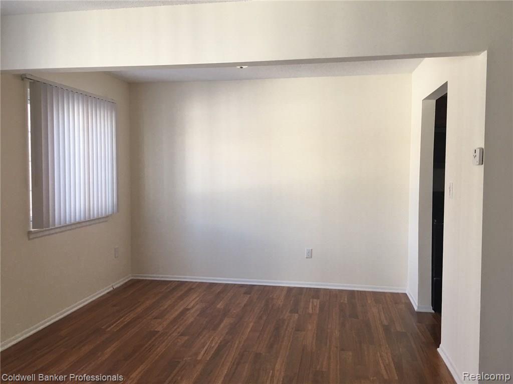 1514 Normandy Road, Unit 103 Royal Oak, MI 48073 - Photo 6 of 19 Dining room area.JPG