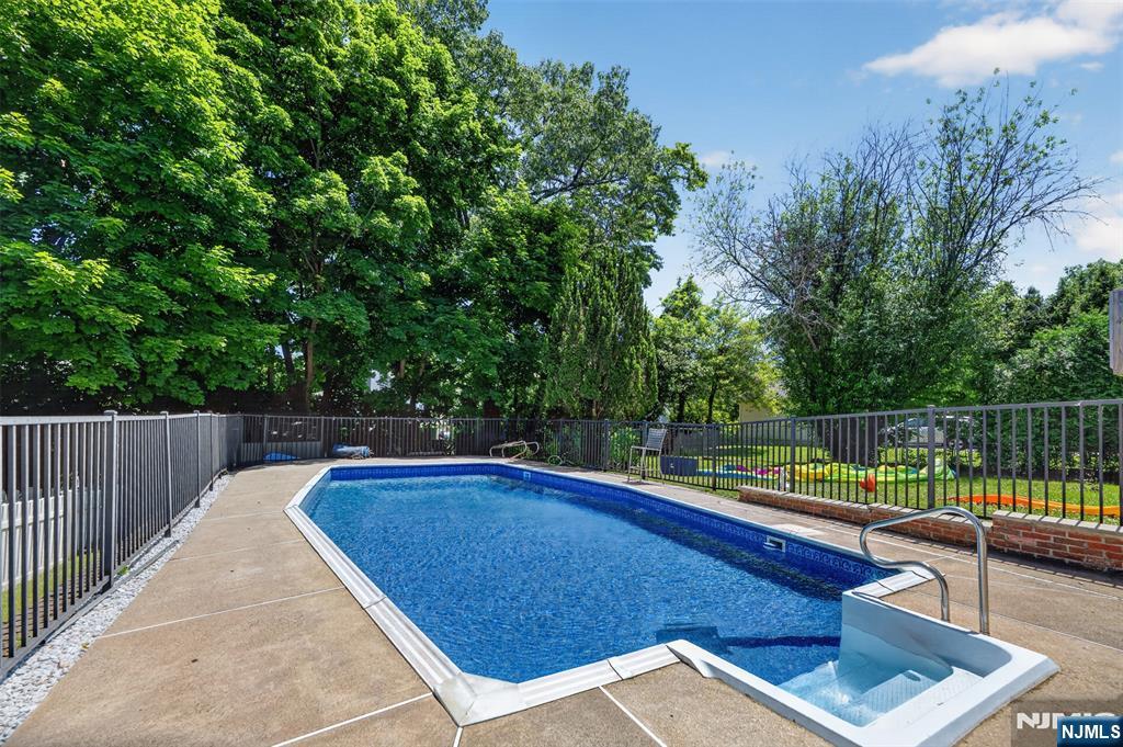 447 Van Dyke Street Ridgewood, NJ 07450 - Photo 26 of 29