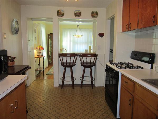 19 Lookout Road Medford, MA 02155 - Photo 10 of 29