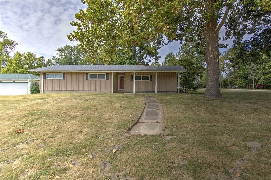 2207 Forest Crest Drive Decatur, IL 62521 - Photo 2 of 31